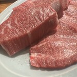 炭火焼肉ホルモンさわいし - 特選ハラミ、上タン厚切り