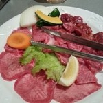 焼肉・韓国料理 蘭 - 上赤肉セット
            