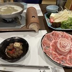 沖縄やんばるアグーしゃぶしゃぶ 嘉福 - 