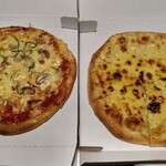 ピザカルボ - バターシュガーピザ(Wチーズ)+カルボのミックスピザ(Wチーズ)