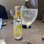 Restaurant OGATA - 北海道ハニーレモネードソーダ