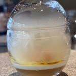 Restaurant OGATA - AMUSE-BOUCHE 千葉県産　カリフラワーのムースリーヌ オマール海老のコンソメジュレ