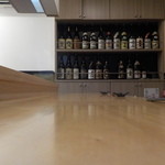 幸魚 - 余計な装飾を排した綺麗なカウンター