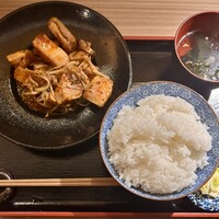 炭火焼肉寅二郎 - 週替わりランチ（豚キムチ定食）（¥1,000）（税込）