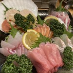大翔 - お刺身盛り合わせ　ホタテ、ニシン、サーモン、ソイ、ヒラメ、マグロ