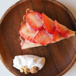 antcafe Kawaguchi - いちごと紅茶のタルト（650円）