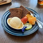 バルバルキッチンアメリ - ショコラシフォンケーキ(¥550)