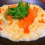 Pasta de Pasta - サーモンといくらの西京味噌クリームパスタ