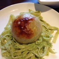 炭火焼ステーキ　天元 - 牛肉のパイ包み焼きバジルクリームのフィットチーネ添え