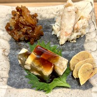 鮨処いちい - 自家製塩辛　カニ　穴子煮こごり　自家製からすみ