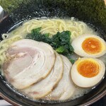 横浜家系ラーメン 吉岡家 - 