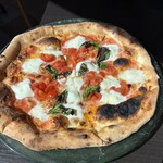 ピッツェリア パッソ アヴァンティ - DOC