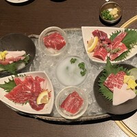 馬桜 下通り店 - 特選馬刺し盛り(2人前) 6,800円