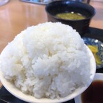 麺屋 鶏ノ湯 - 山盛りごはんで満腹！