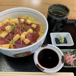 いづ源 - まぐろちらし