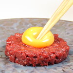 馬肉のタレユッケ