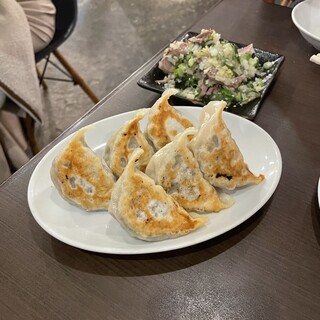 餃子グレーS 口コミ一覧 : 下北グレイヴィ餃子 - 下北沢/餃子 [食べログ]