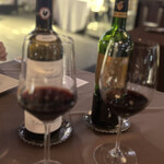 レストラン 北野クラブ - シェアしたメインに合わせて、ワインが一つ増えた。心にくいサービス