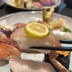 丸長寿司 - 生ずわい蟹！甘いぜ！