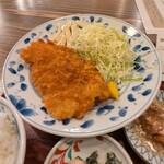 炉ばた」。 - タラのフライ