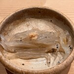 すしやのたい悟 - 福島県産白魚さんでーす。