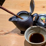 一東菴 - とろみがしっかりした蕎麦湯　マドラーが付いてました。