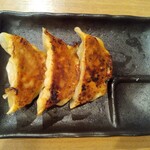 らーめん柊 - 味付き焼き餃子ガーリック３個　300円