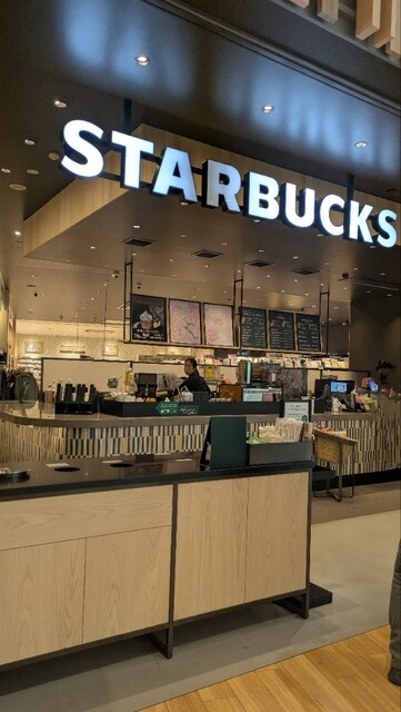スターバックスコーヒー イオンモール新利府南館2階店（STARBUCKS COFFEE） - 新利府（カフェ）の写真