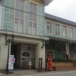 奥越前　はいから茶屋 - 外観は確かに木造校舎っぽいです。だから、ハイカラなんでしょうかね。
