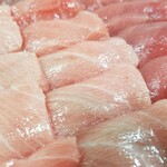 出羽鮨 - 本マ・大トロ、中トロ。