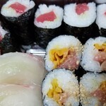 出羽鮨 - 鉄火・トロタクも。