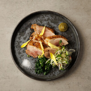 名物料理をはじめ、こだわり抜いたお酒と相性の良い四国料理を。