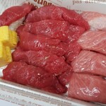 出羽鮨 - 生本マグロ。