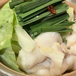 和牛小皿しんうち - モツ鍋