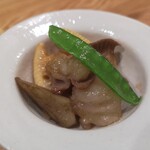 和牛小皿しんうち - モツと野菜の筑前煮