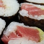 出羽鮨 - 生本マの鉄火巻。