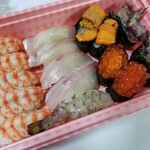 出羽鮨 - 車エビ多めで。