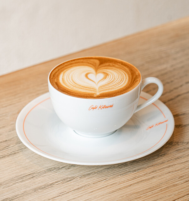 Café Kitsuné ShinPuhKan Kyoto (カフェ キツネ) - 烏丸御池 Café Kitsuné ShinPuhKan Kyoto (カフェ キツネ) - 烏丸御池