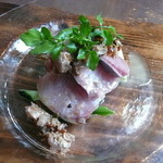 ラ・ルーチェ - イサキのカルパッチョ　ソースにはナッツやケッパーが入っていました