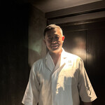 恵比寿 鮨 謙心 - 日焼けが似合う大将！