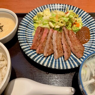 牛たん伊之助_1