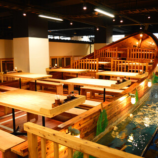 大きな船で航海気分！生簀が見える個室や団体向け大広間もアリ◎