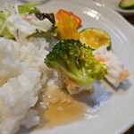 キッチン ブルー グローブ - ブロッコリーを添えて