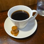 キッチン ブルー グローブ - ホットコーヒーのアップ