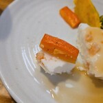 キッチン ブルー グローブ - 次は人参を添えて