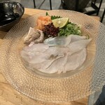 ひょうご五国ワールド 神戸三宮横丁 - カワハギの薄造り