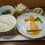 キッチン ブルー グローブ - 白身魚のすり身と海老のテリーヌ　海老のジュ・ソース