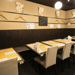 アジフライセンターおむこさん - テーブル