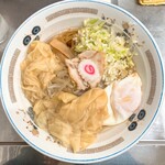 中華そば みたか - ワンタンメン油そば半熟卵付き（麺軽）