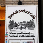 Adirondack Cafe - お店入口の電光看板。エレ
                      ベータで4F へ
